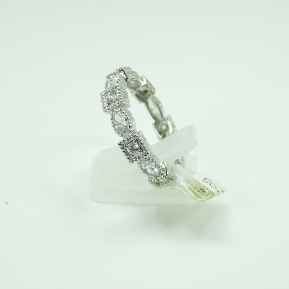 925 Silver CZ Diamond Ring - Picture 2 of 5